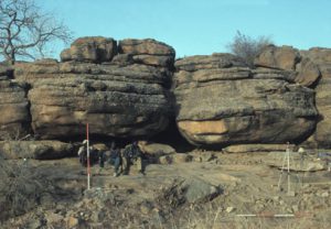 Abri-sous-roche de Dangandouloun. Photo A. Mayor