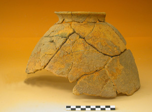 Céramique de la fin du 2e millénaire av. J.-C., site de Kéli Sogou. Photo S. Ozainne